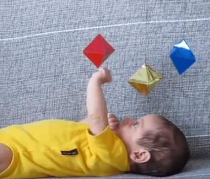 Móviles para bebé inspirados en Montessori
