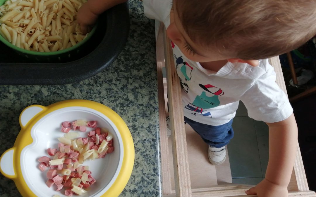 ¿Cómo “Montessorizar” tu cocina? Aprende actividades para hacer desde los 12 meses