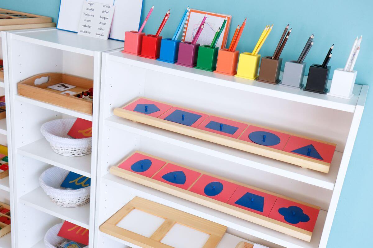 Mueble resaques metálicos Montessori
