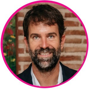 Rafa Guerrero en la jornada educativa Sigue al Niño Rafael Guerrero nos hablará sobre el cerebro del niño y del adolescente