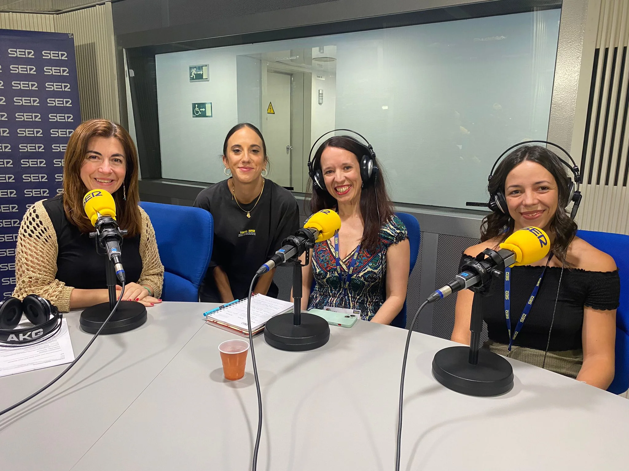 Junio 2024. Imagen de la entrevista con Marta González Novo en los estudios de la Cadena SER
